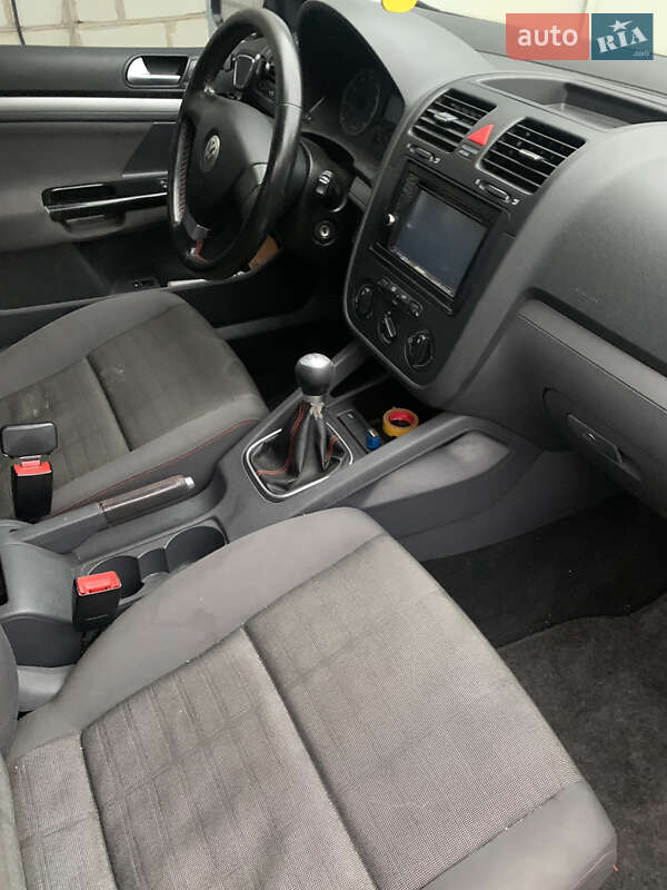 Хэтчбек Volkswagen Golf 2007 в Черкассах