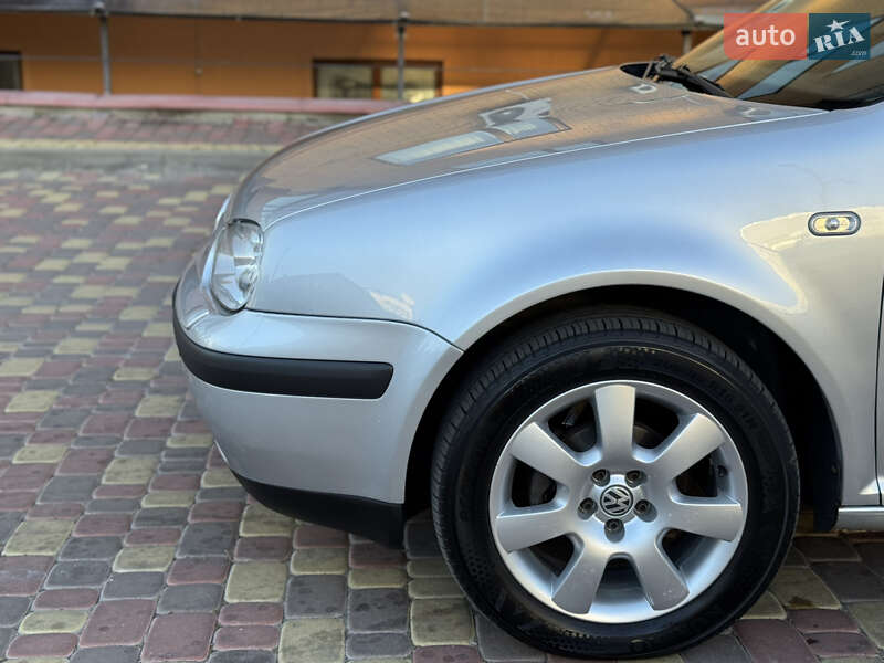Хетчбек Volkswagen Golf 2001 в Вінниці