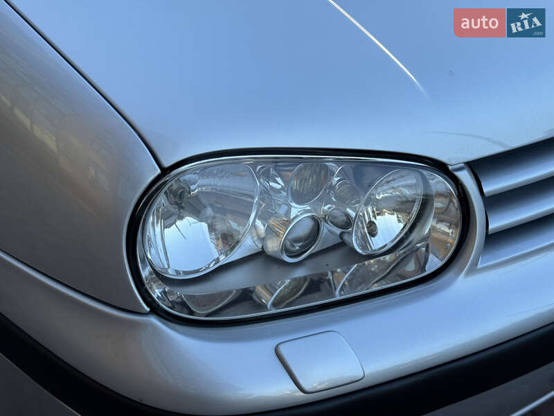 Хетчбек Volkswagen Golf 2001 в Вінниці