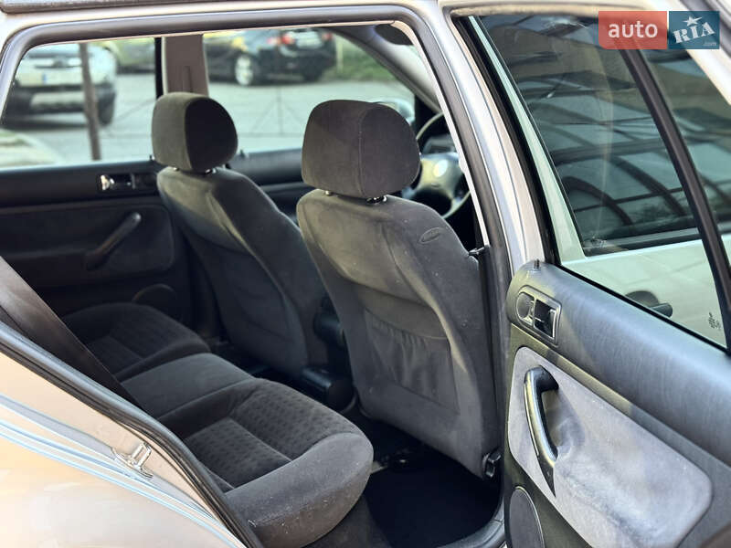 Хетчбек Volkswagen Golf 2001 в Вінниці