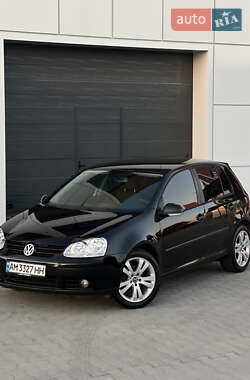 Хэтчбек Volkswagen Golf 2005 в Виннице