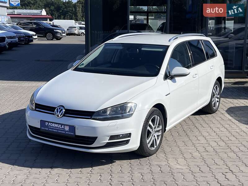 Універсал Volkswagen Golf 2014 в Нововолинську