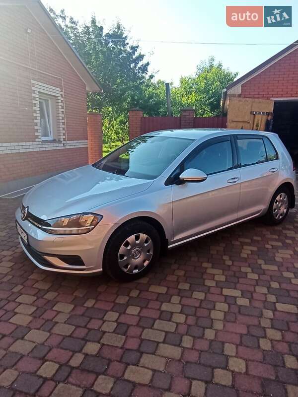 Хэтчбек Volkswagen Golf 2020 в Хмельницком