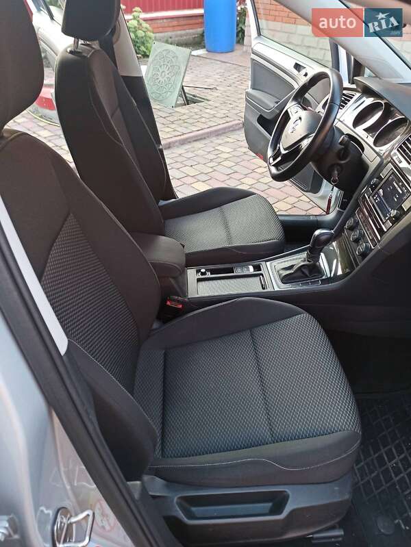 Хэтчбек Volkswagen Golf 2020 в Хмельницком