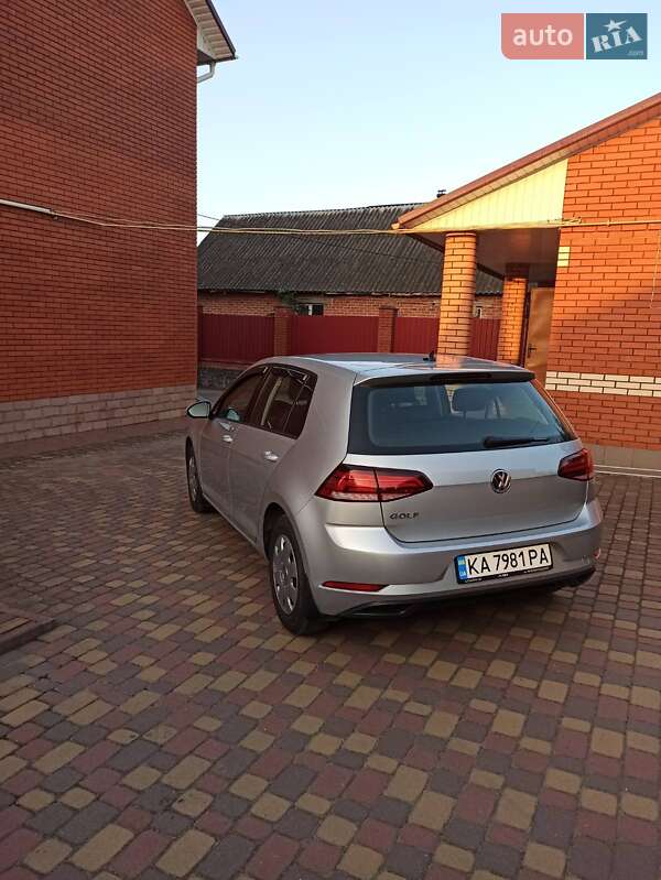 Хэтчбек Volkswagen Golf 2020 в Хмельницком