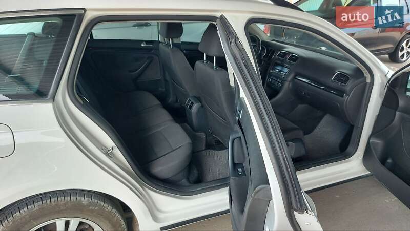 Универсал Volkswagen Golf 2013 в Каменец-Подольском