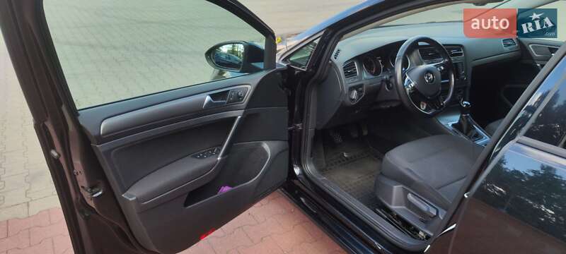 Універсал Volkswagen Golf 2013 в Шепетівці