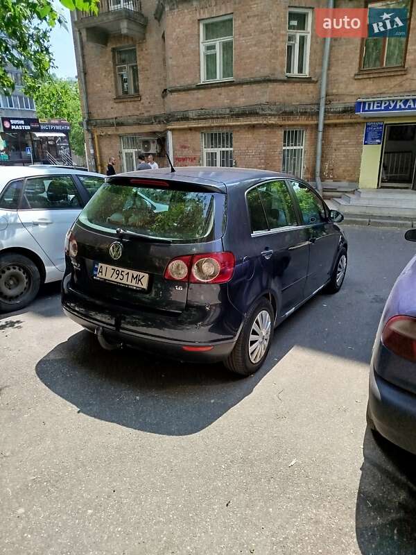 Хетчбек Volkswagen Golf 2007 в Києві