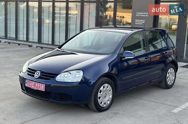 Хэтчбек Volkswagen Golf 2005 в Иршаве