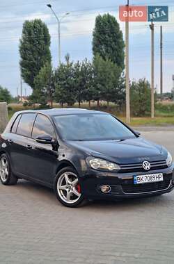 Хэтчбек Volkswagen Golf 2010 в Вараше