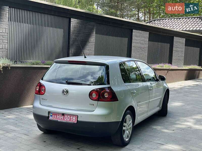 Хетчбек Volkswagen Golf 2008 в Чернігові