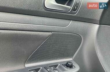 Хэтчбек Volkswagen Golf 2008 в Чернигове