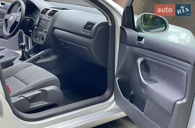 Хэтчбек Volkswagen Golf 2008 в Чернигове