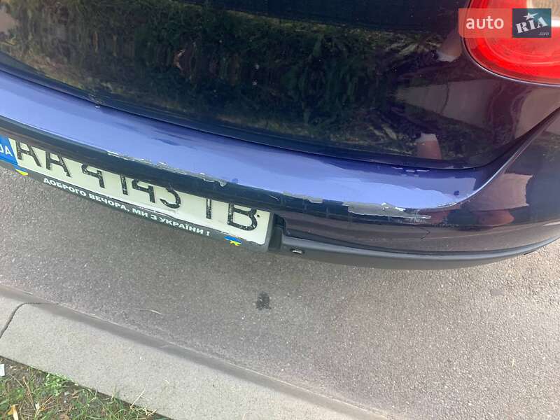 Хэтчбек Volkswagen Golf 2005 в Киеве