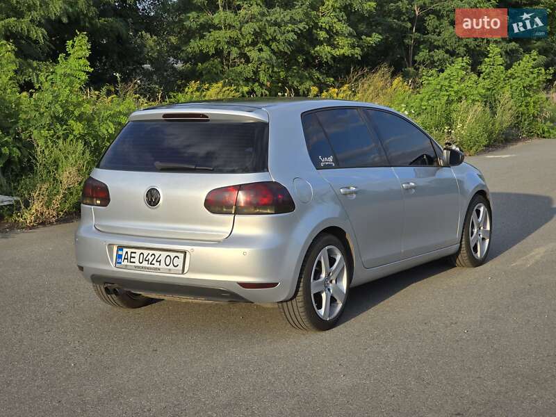 Хетчбек Volkswagen Golf 2009 в Дніпрі