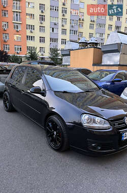 Хэтчбек Volkswagen Golf 2007 в Киеве