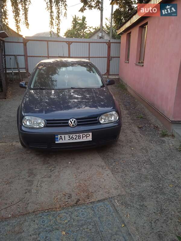 Volkswagen Golf 2003