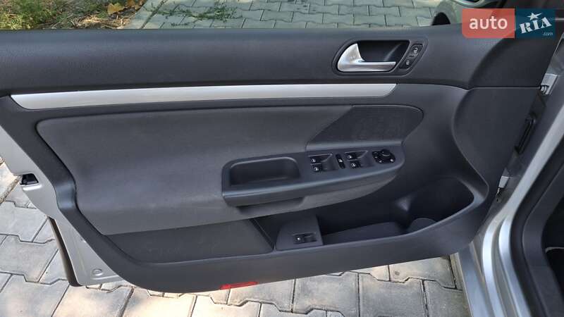 Хетчбек Volkswagen Golf 2008 в Подільську