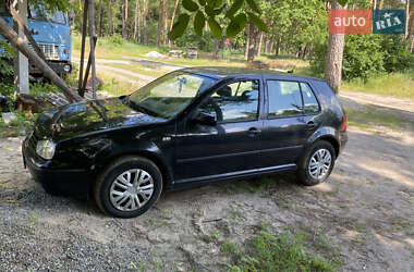 Хетчбек Volkswagen Golf 2002 в Києві