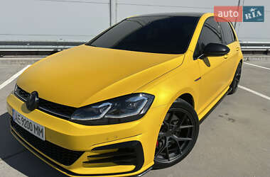 Хэтчбек Volkswagen Golf 2018 в Киеве