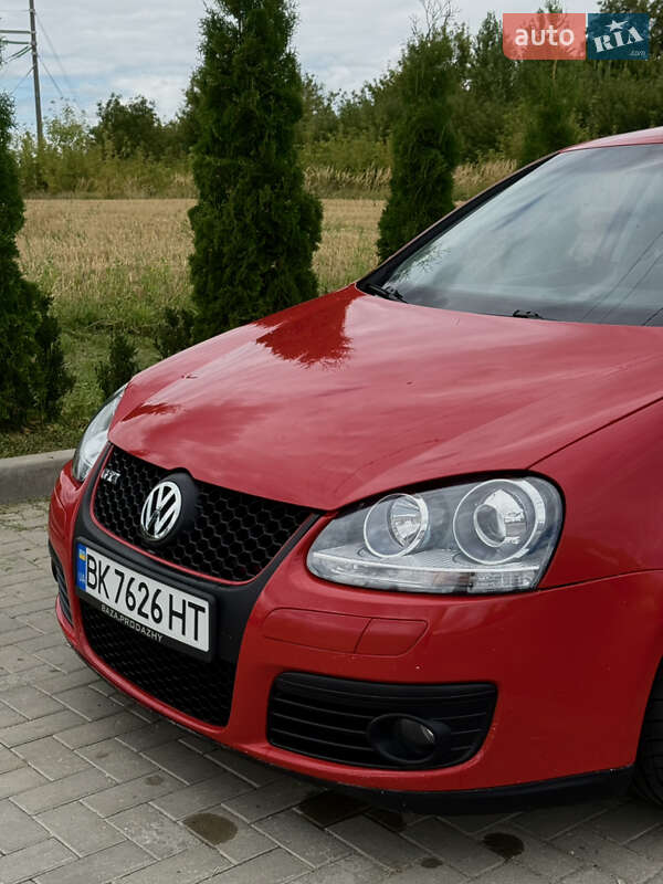 Хетчбек Volkswagen Golf 2007 в Рівному