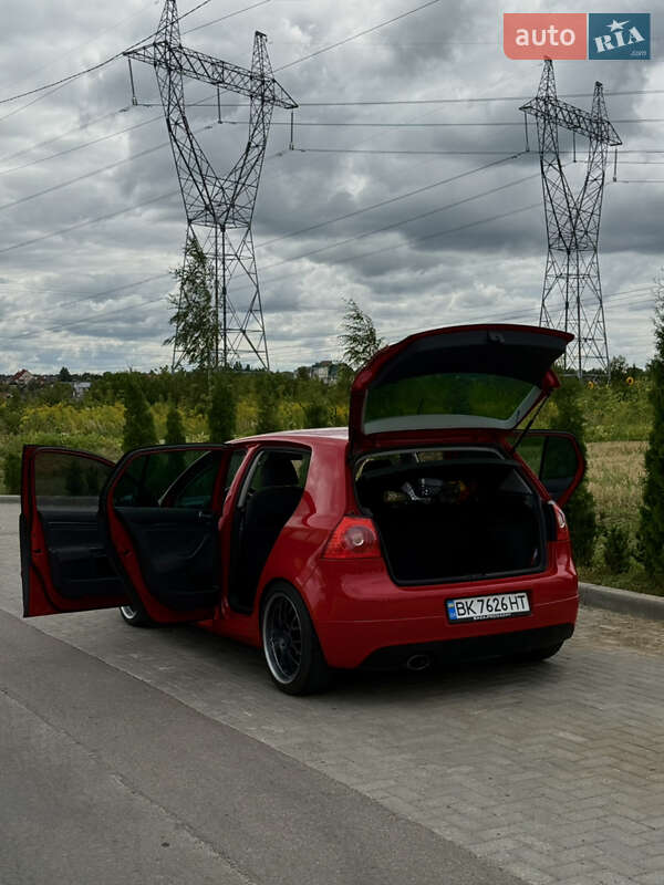 Хетчбек Volkswagen Golf 2007 в Рівному