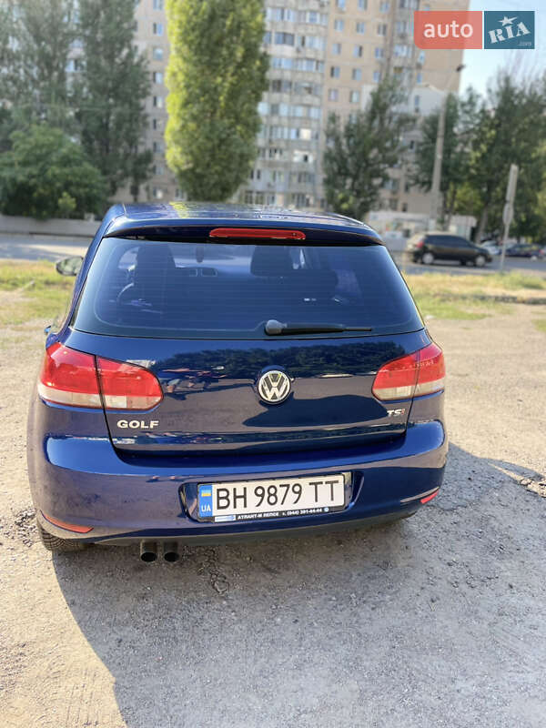 Хэтчбек Volkswagen Golf 2010 в Одессе