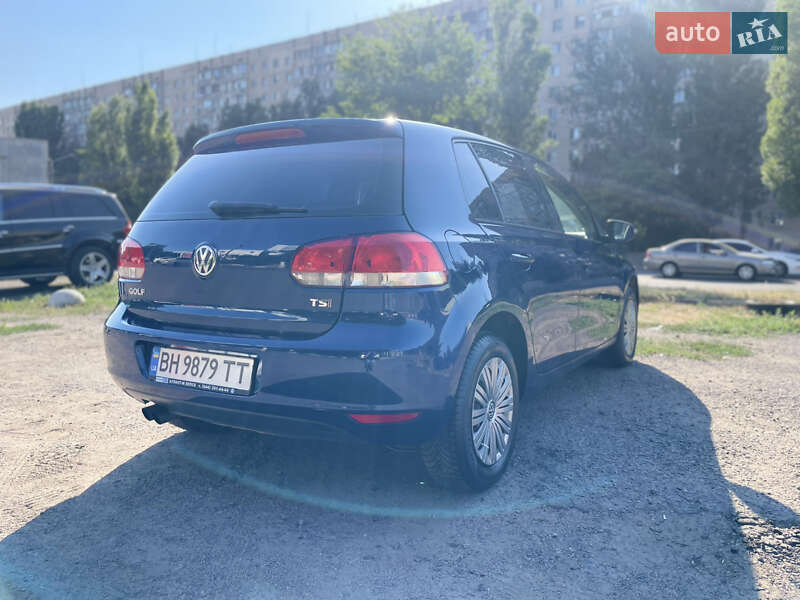 Хэтчбек Volkswagen Golf 2010 в Одессе