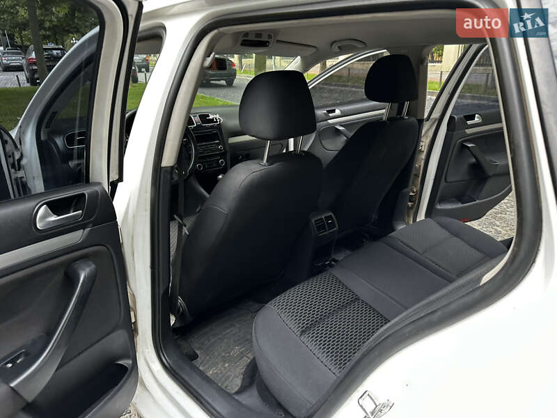 Универсал Volkswagen Golf 2011 в Днепре