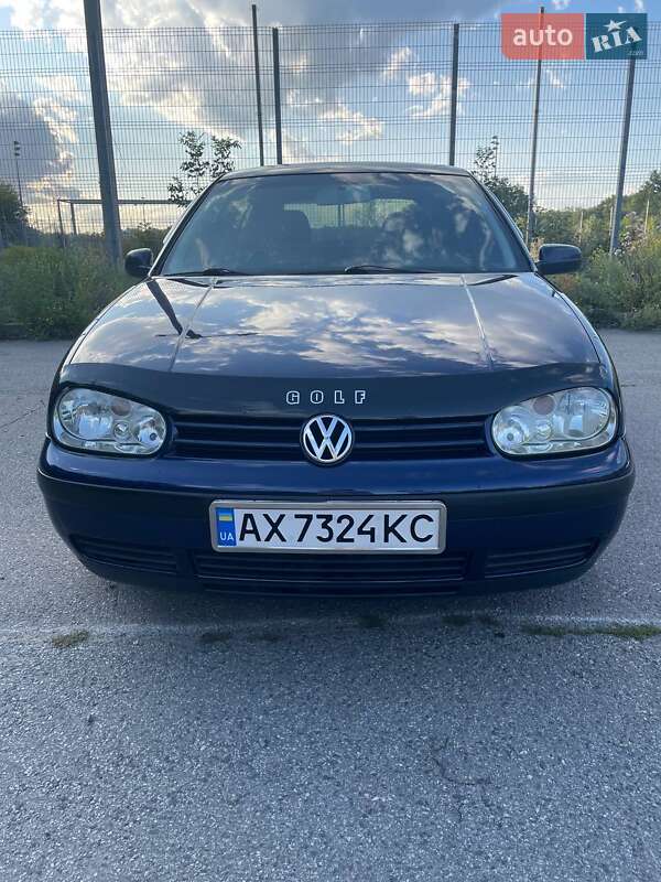 Хетчбек Volkswagen Golf 2002 в Харкові