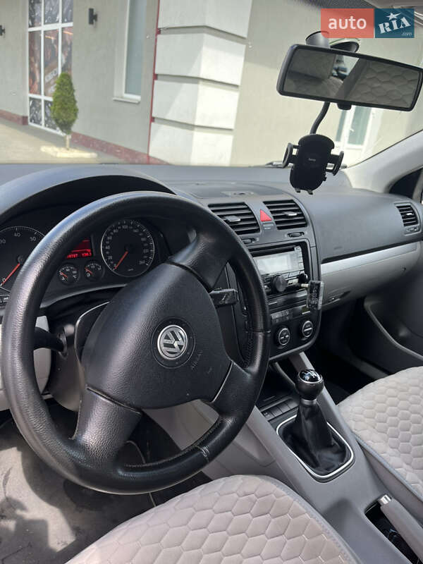 Универсал Volkswagen Golf 2007 в Черновцах