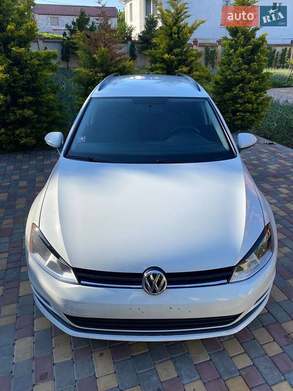 Універсал Volkswagen Golf 2016 в Одесі