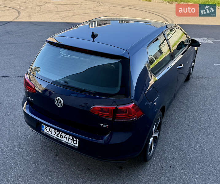 Хэтчбек Volkswagen Golf 2014 в Киеве