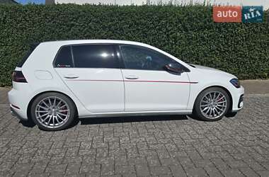 Хэтчбек Volkswagen Golf 2019 в Измаиле