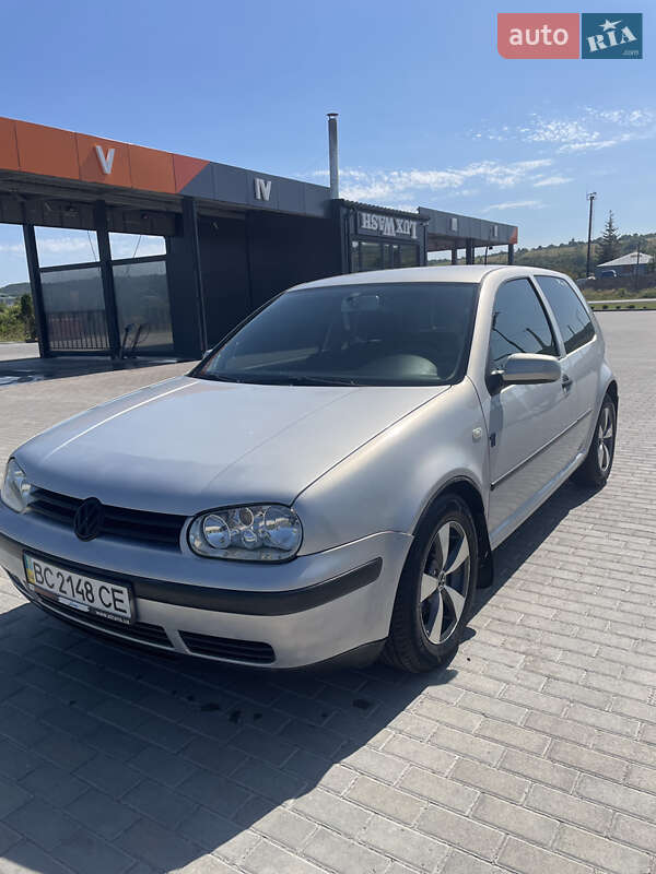 Volkswagen Golf 2000