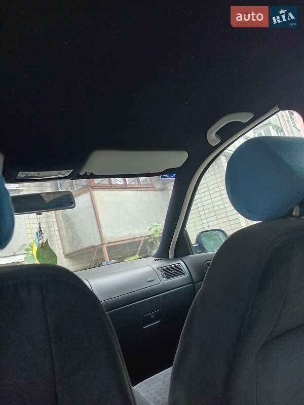 Хетчбек Volkswagen Golf 2002 в Рівному