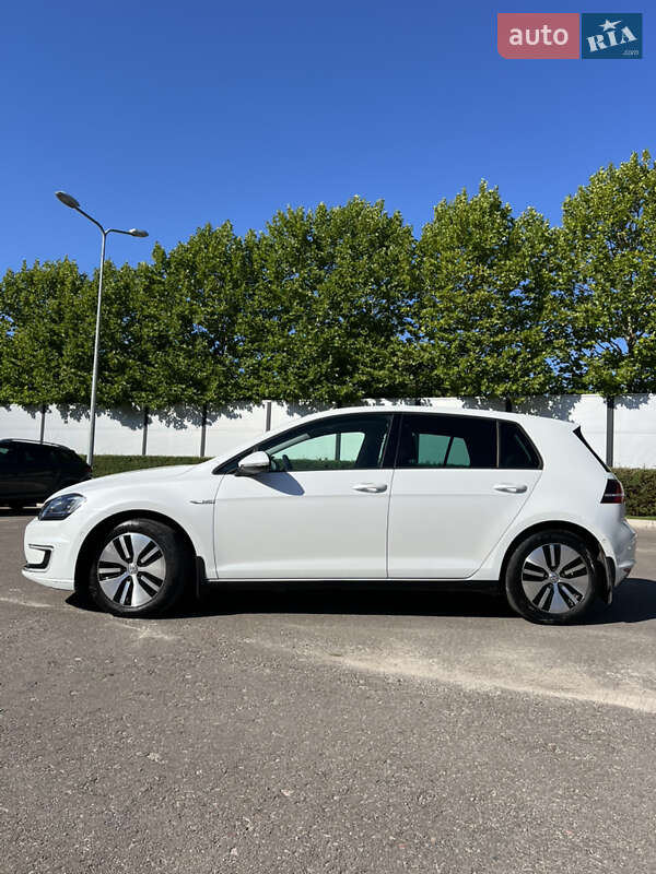 Хетчбек Volkswagen Golf 2015 в Києві