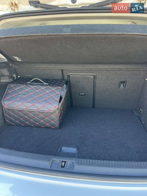 Хетчбек Volkswagen Golf 2015 в Києві