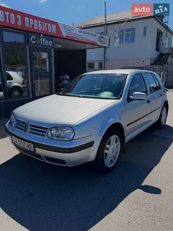Volkswagen Golf 2004