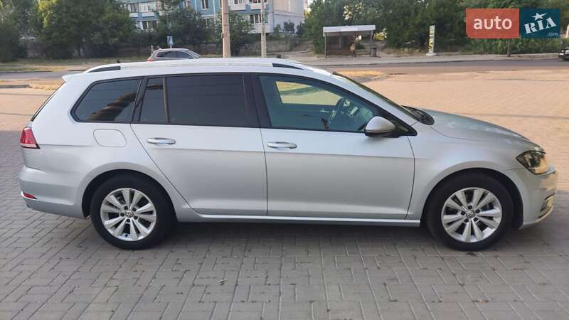 Універсал Volkswagen Golf 2018 в Черкасах