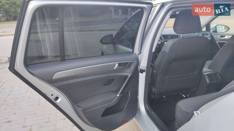 Універсал Volkswagen Golf 2018 в Черкасах