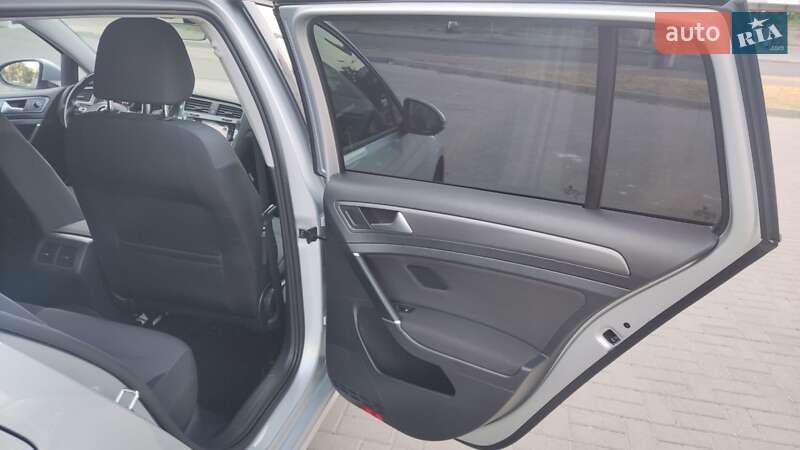 Універсал Volkswagen Golf 2018 в Черкасах