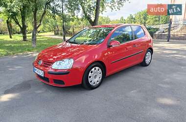 Хэтчбек Volkswagen Golf 2005 в Киеве