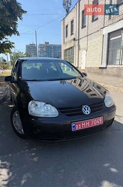 Хэтчбек Volkswagen Golf 2005 в Днепре