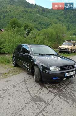 Хэтчбек Volkswagen Golf 2000 в Лопухове