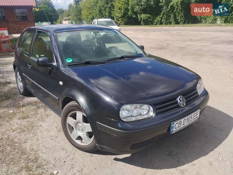 Хетчбек Volkswagen Golf 2001 в Чернігові