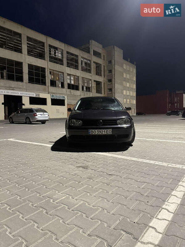 Хетчбек Volkswagen Golf 2003 в Тернополі