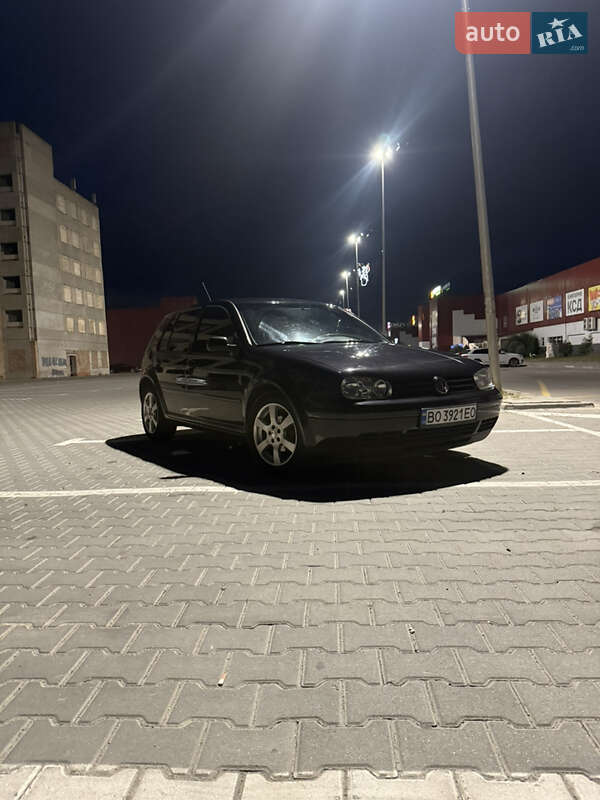 Volkswagen Golf 2003