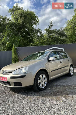 Хетчбек Volkswagen Golf 2004 в Львові