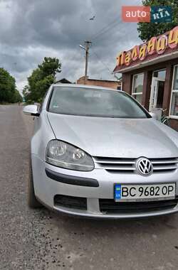 Хетчбек Volkswagen Golf 2004 в Гадячі